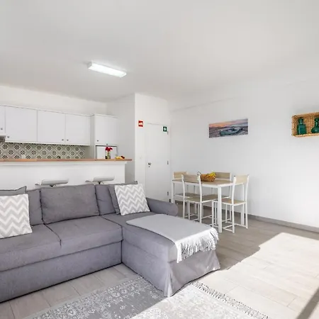 Apartment Cor Do Mar - Sunny, Clean And Spacious With Sea View, In - Very Close Walking Distance To The And Village *