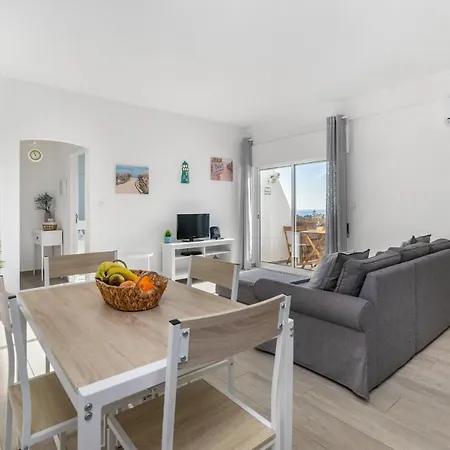 Apartamento Cor Do Mar - Sunny, Clean And Spacious With Sea View, In - Very Close Walking Distance To The And Village *
