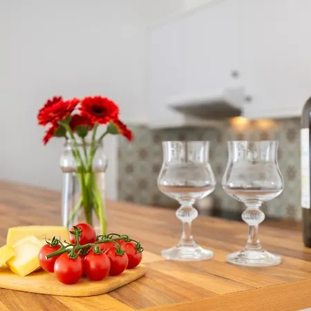 Cor Do Mar - Sunny, Clean And Spacious With Sea View, In - Very Close Walking Distance To The And Village 阿尔沃尔