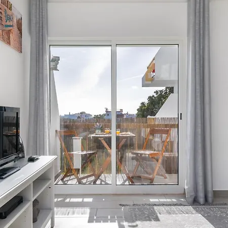 Cor Do Mar - Sunny, Clean And Spacious With Sea View, In - Very Close Walking Distance To The And Village * 阿尔沃尔