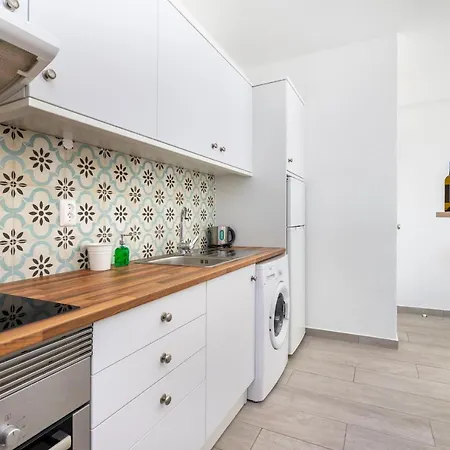 Apartamento Cor Do Mar - Sunny, Clean And Spacious With Sea View, In - Very Close Walking Distance To The And Village *