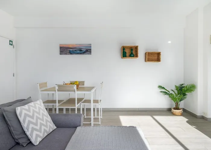 Apartman Cor Do Mar - Sunny, Clean And Spacious With Sea View, In - Very Close Walking Distance To The And Village *